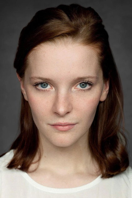 Morfydd Clark - 9