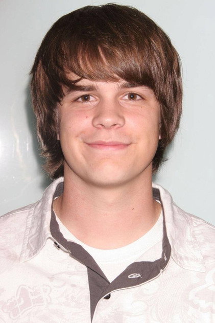 Johnny Simmons - 5