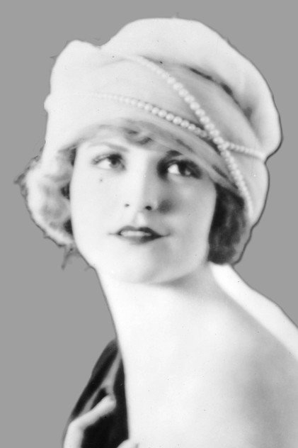 Helen Lynch photo 4