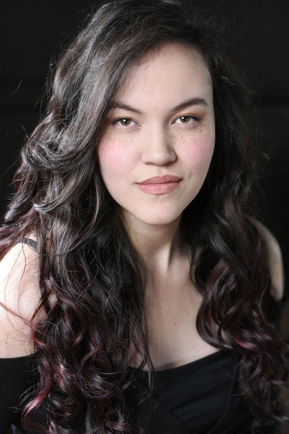 Rhianna DeVries photo 2