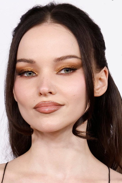 Dove Cameron - 10
