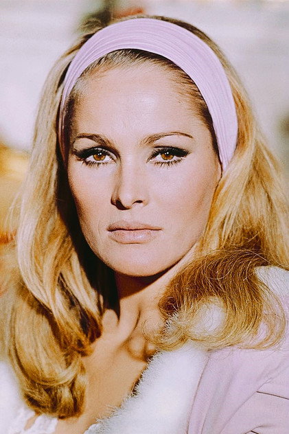 Ursula Andress - 10