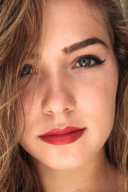 Haley Lu Richardson - 16