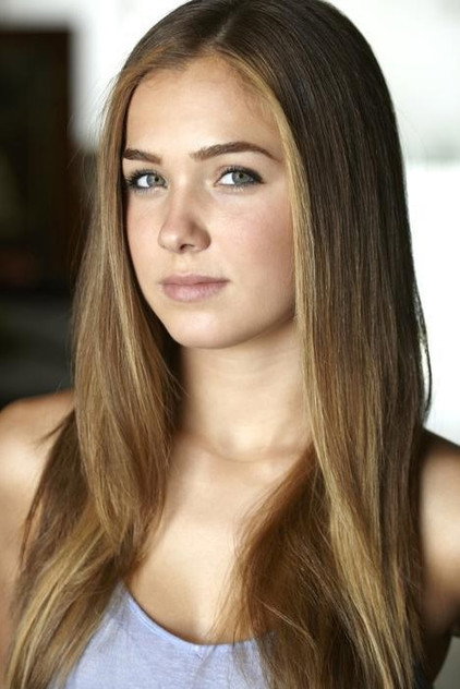 Haley Lu Richardson photo 17