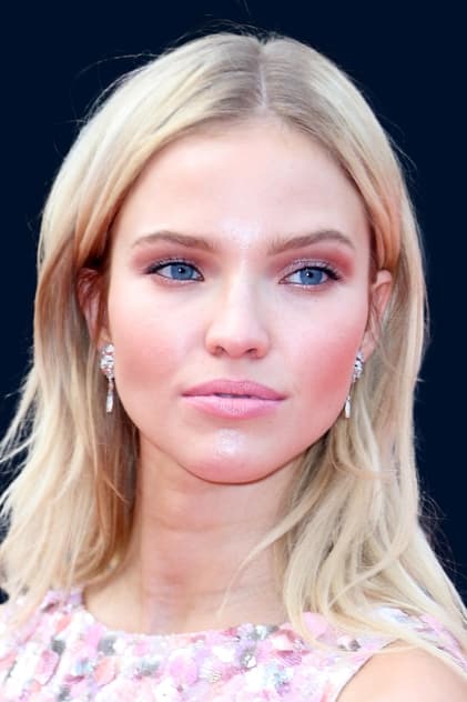 Sasha Luss - 5