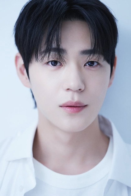 Shin Jae-ha photo 2