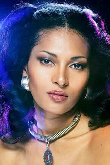 Pam Grier - 6