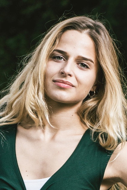 Stephanie Nur photo 8