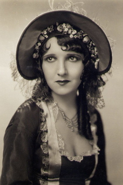 Carmelita Geraghty photo 2