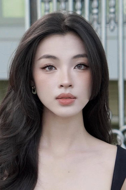 Phạm Nguyễn Lan Thy headshot