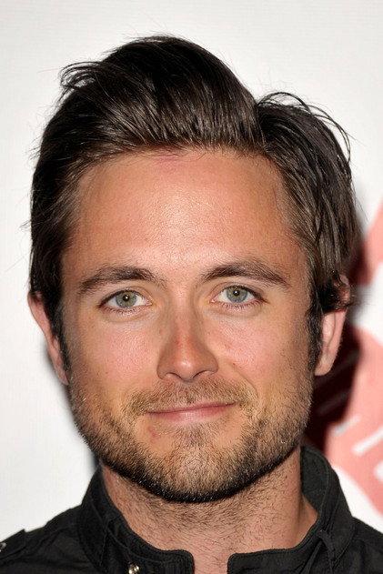 Justin Chatwin - 4