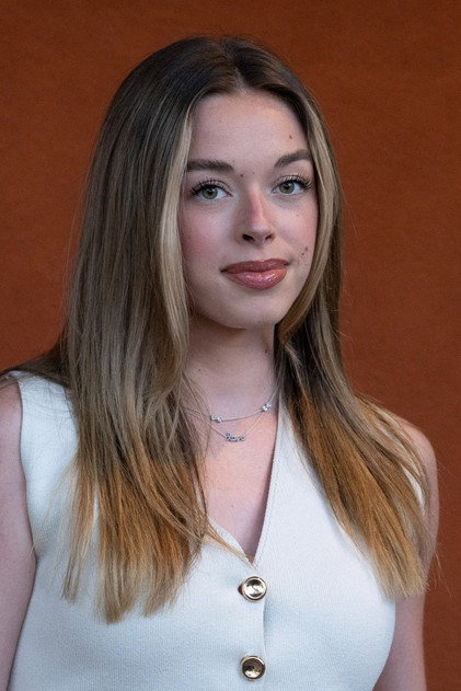 Emma Broyon photo 12