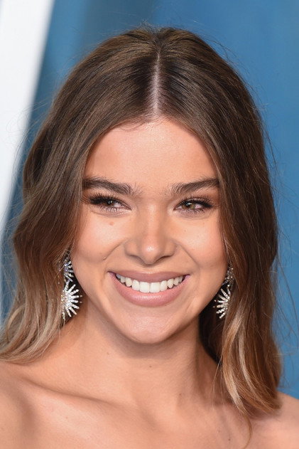 Hailee Steinfeld - 12