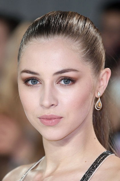 Hermione Corfield - 6