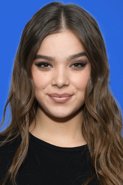 Hailee Steinfeld - 15