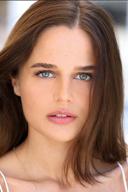 Stephanie Nur photo 6