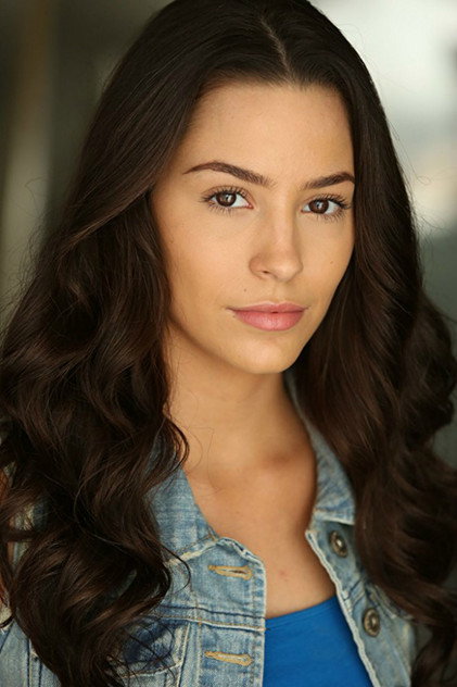 Alexxis Lemire photo 5