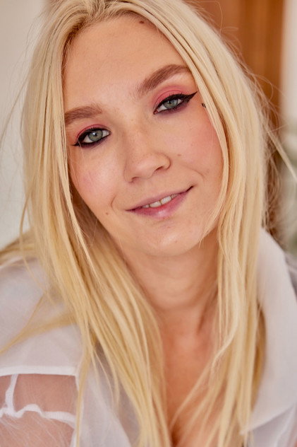Claire Roos photo 9