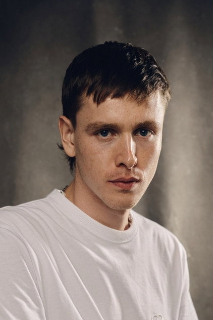 Harris Dickinson - 10