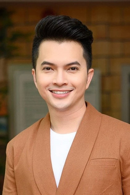Nam Cường headshot
