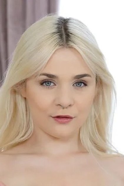 Ellie Shou