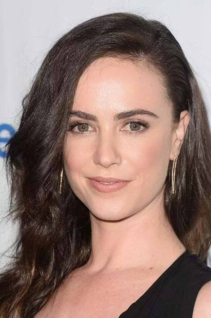 Amy Manson - 4
