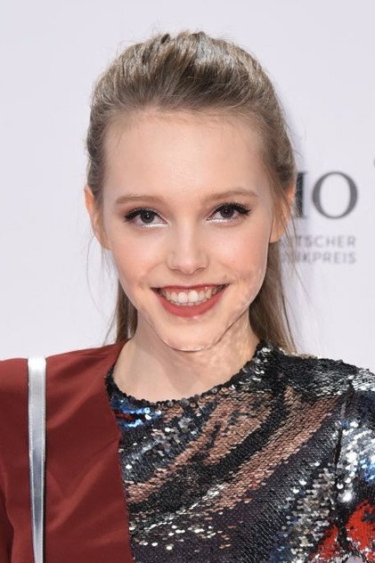 Lina Larissa Strahl photo 5