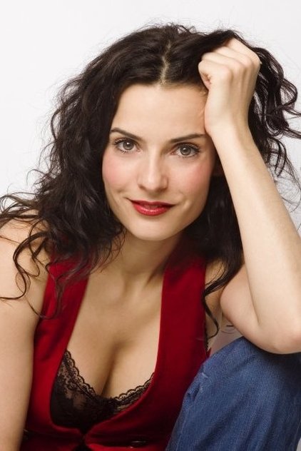 Thais Curiá