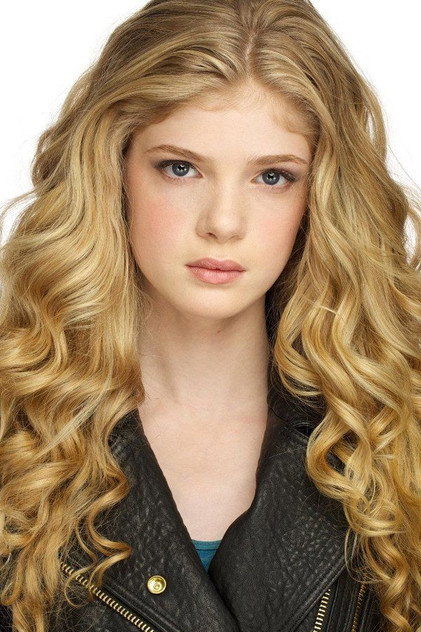 Elena Kampouris - 7