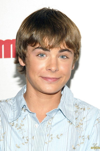 Zac Efron - 9
