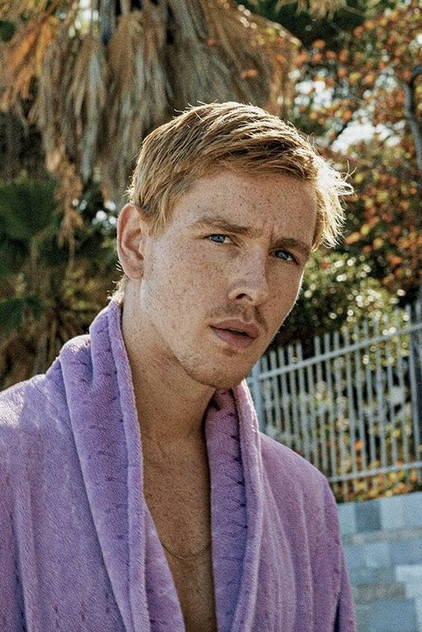 Harris Dickinson - 17