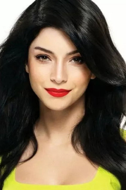 Merve Boluğur photo 4