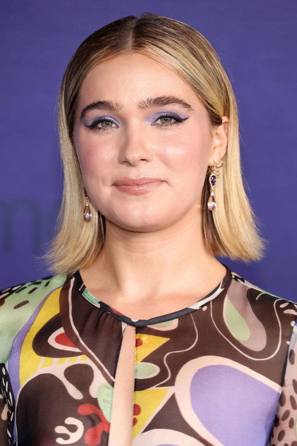 Haley Lu Richardson - 19