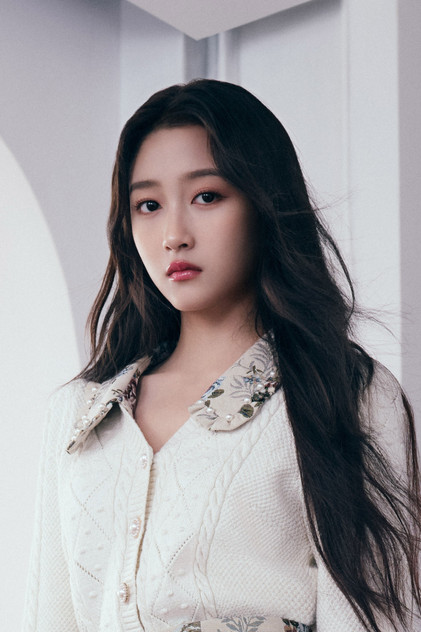 Guan Xiaotong - 4