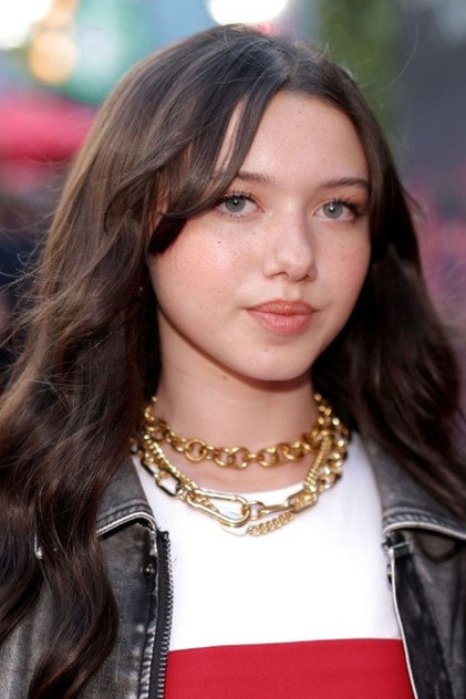 Violet McGraw - 17