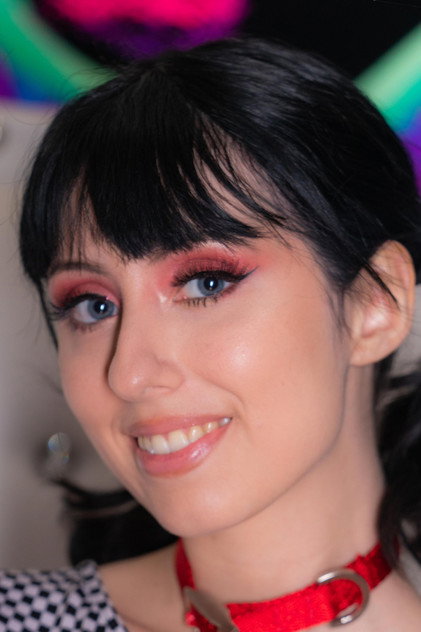 Daphne Dare photo 2