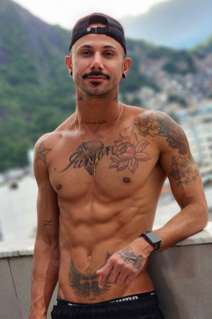 Levi Carioca photo 2
