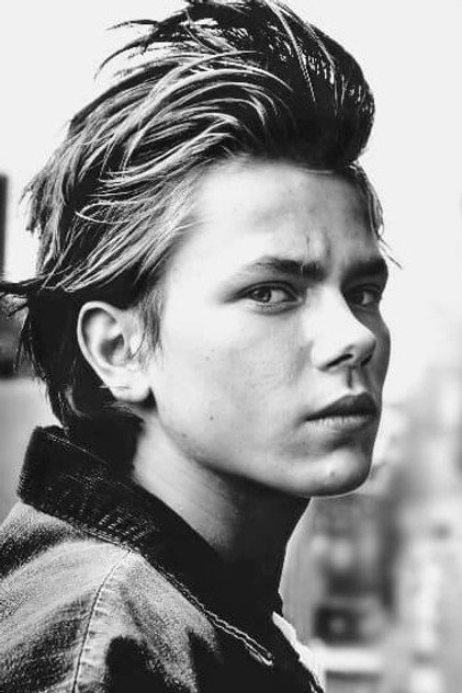 River Phoenix - 6
