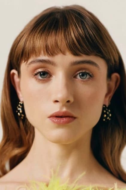 Natalia Dyer - 5