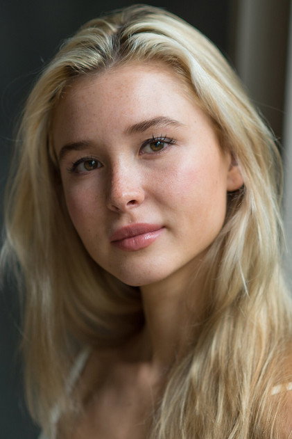 Isabel May photo 6