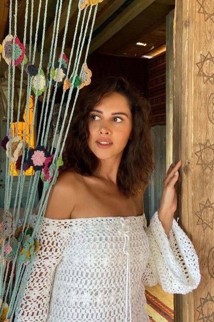 Yasmine Raeis - 10