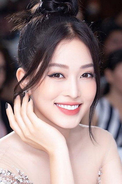 Phương Nga headshot