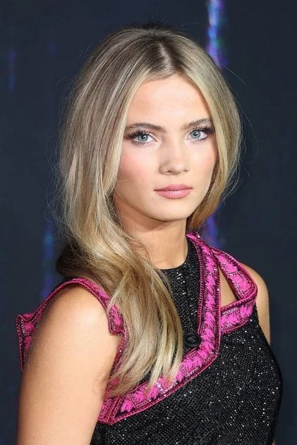 Freya Allan - 8