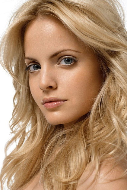 Mena Suvari - 9