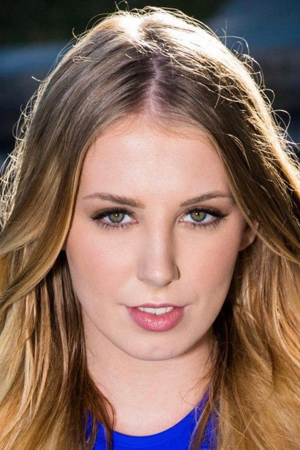Chloe Scott photo 6