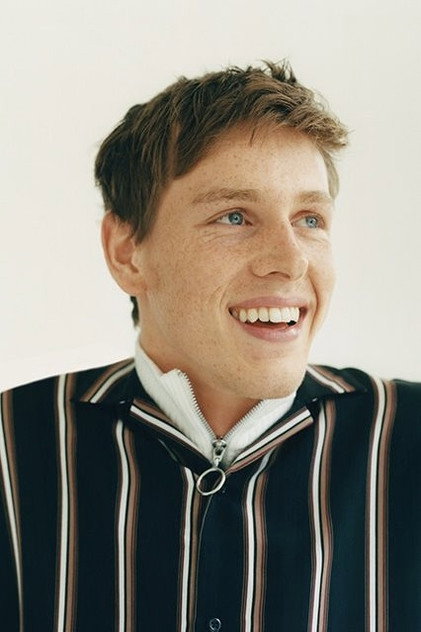Harris Dickinson - 9