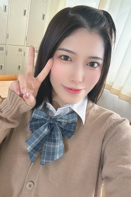 Miu Aona photo 2