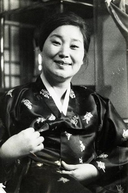 Hwang Jeong-sun photo 2
