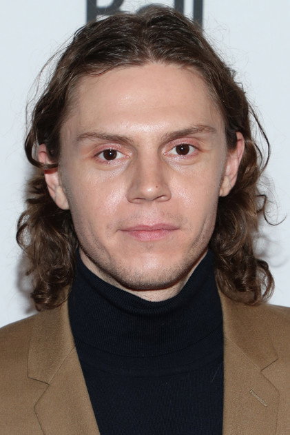 Evan Peters - 8