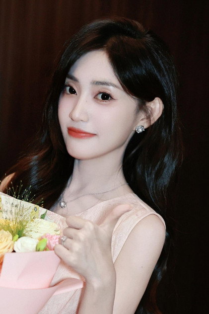 Zhang Ruoxi photo 2